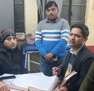 तेंदुए के हमले में मारी गई नाबालिग के परिजनों से मिले DFO, मुआवजा और सुरक्षा का दिया भरोसा