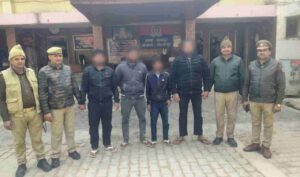 गोरखपुर: अपहरण कर फिरौती मांगने वाले चार शातिर अपराधी गिरफ्तार, चार पहिया वाहन बरामद