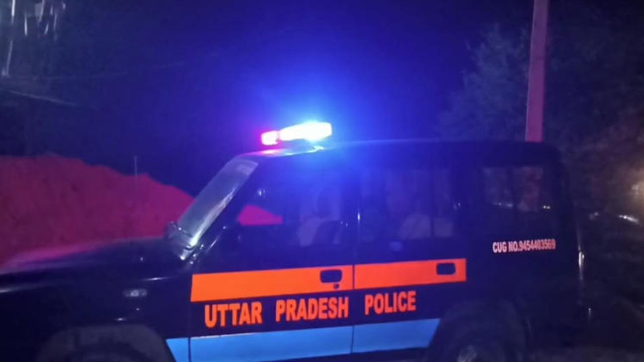 देवरिया में फैली सनसनी: पुलिया के नीचे झुलसा मिला युवक, जानें फिर क्या हुआ?