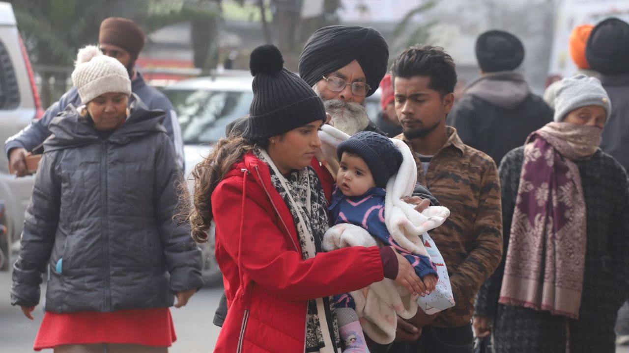यूपी का मौसम बना पहेली: कभी धूप, कभी ठंड तो कभी बारिश; फिर बदलेगा मिजाज