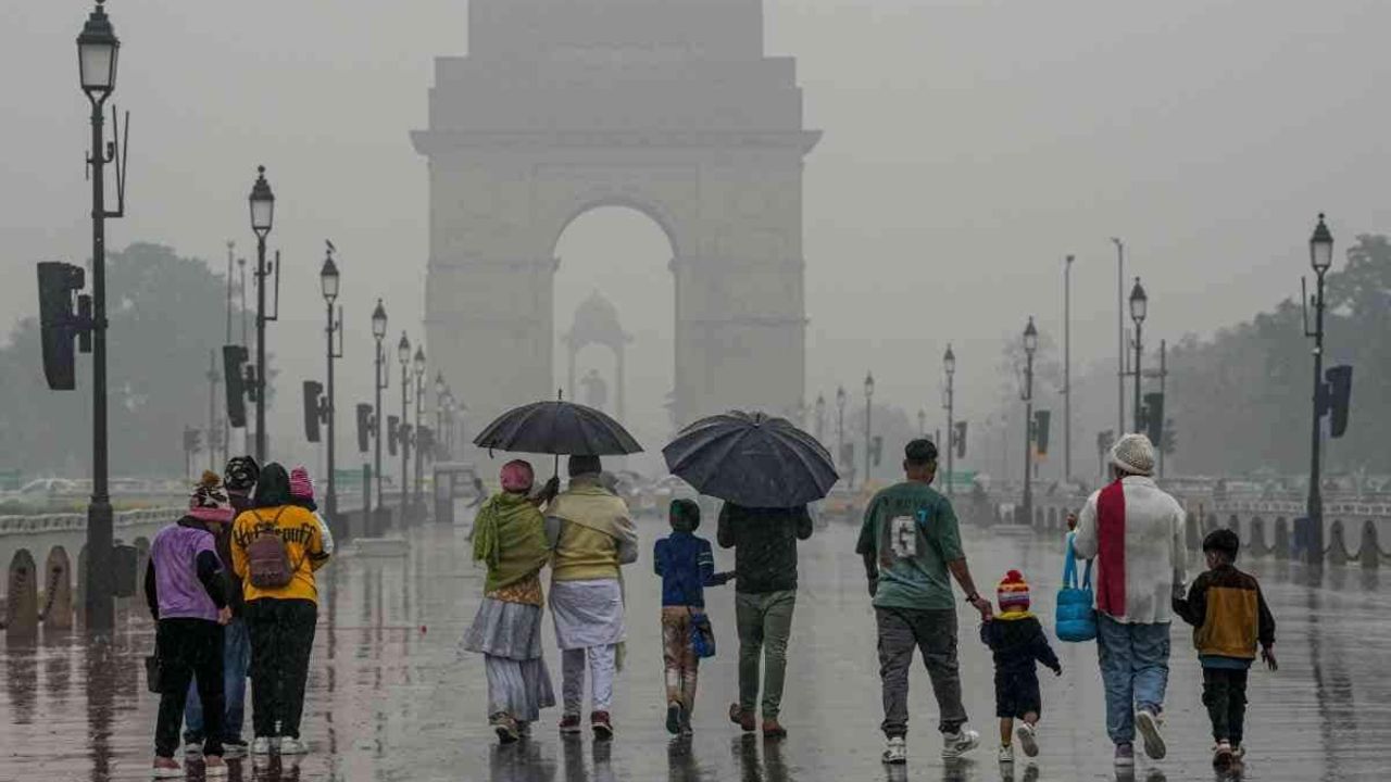 Weather Update: कहीं झमाझम बारिश तो कहीं कंपकंपाती ठंड, 15 राज्यों में अलर्ट जारी
