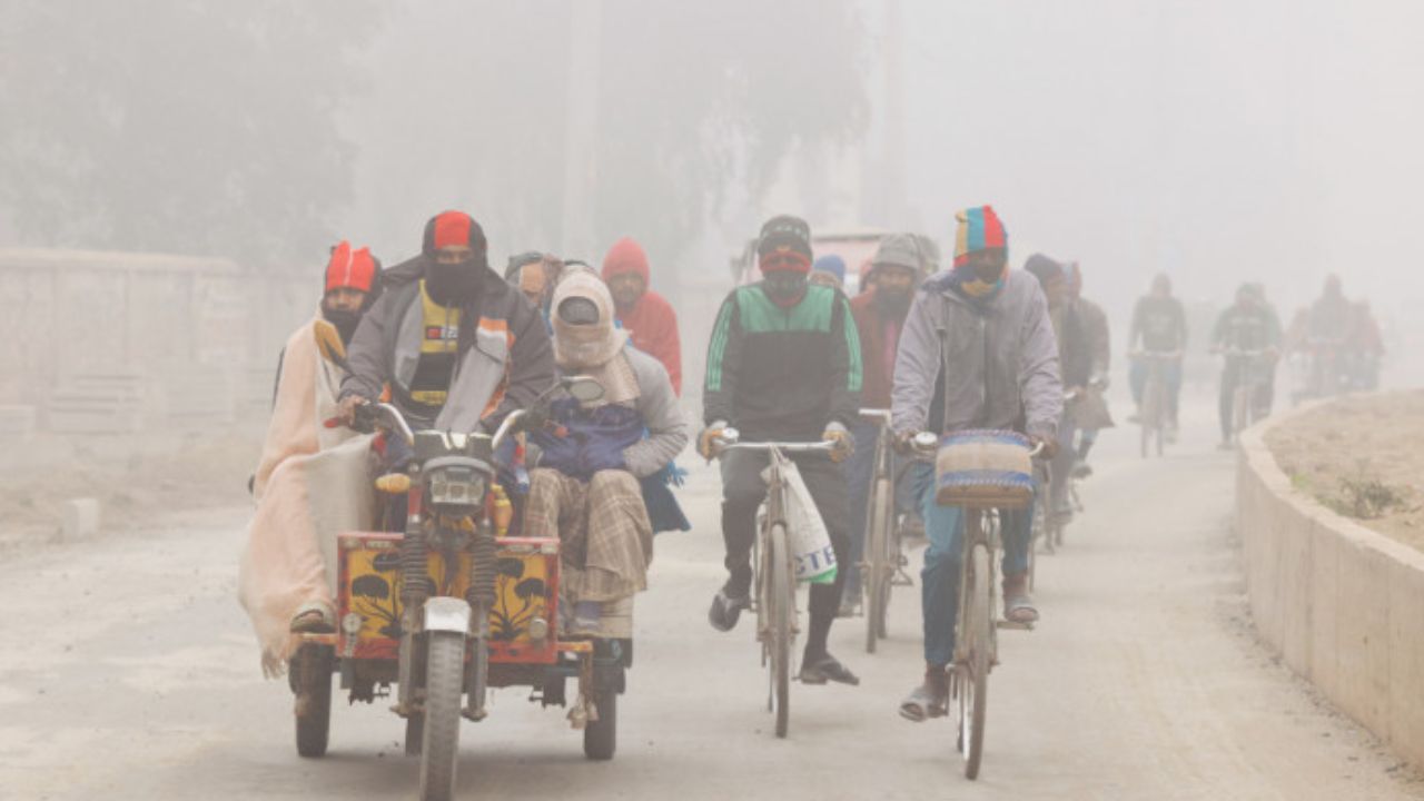 UP Weather Update: सात जिलों में घना कोहरा, ठंड से मिलेगी दो दिन की राहत