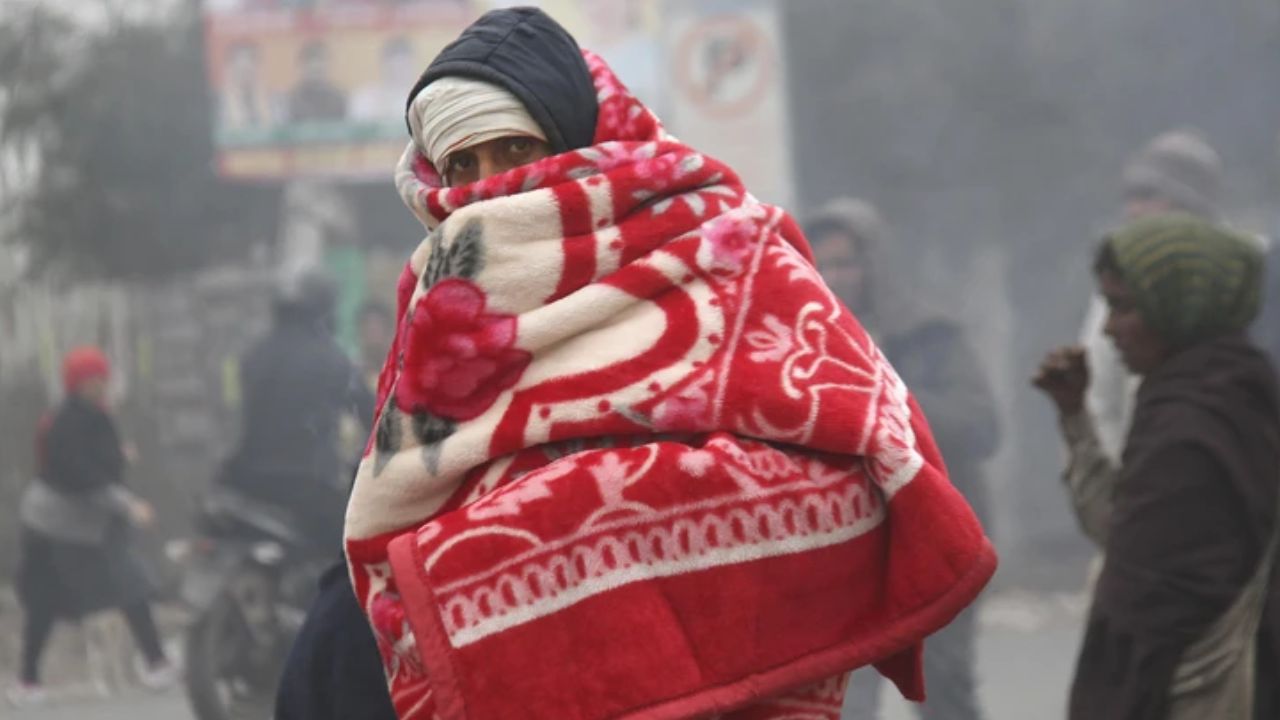 मौसम विभाग ने देवरिया, गोरखपुर, संत कबीर नगर, कुशीनगर, महाराजगंज, सिद्धार्थ नगर और बलरामपुर जिलों में घने कोहरे को लेकर येलो अलर्ट जारी किया है। (Img: Google)