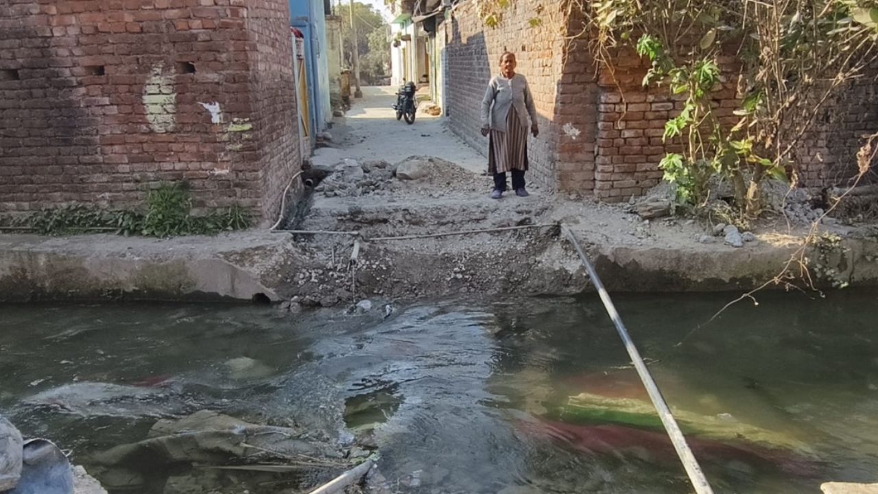 देहरादून: केशवपुरी में टूटी पुलिया का काम शुरू, लोग बोले- घरों में नहीं आएगा पानी