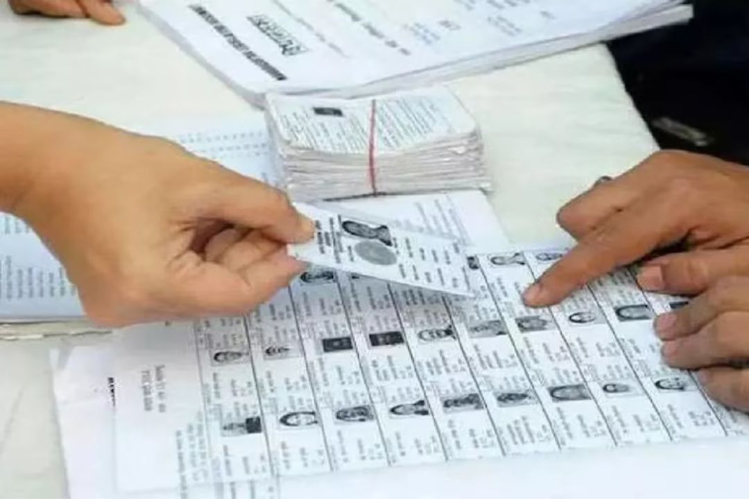 Uttar Pradesh News: मतदाता सूची सुधार का आज अंतिम मौका, जानें क्या-क्या बदला जा सकता है