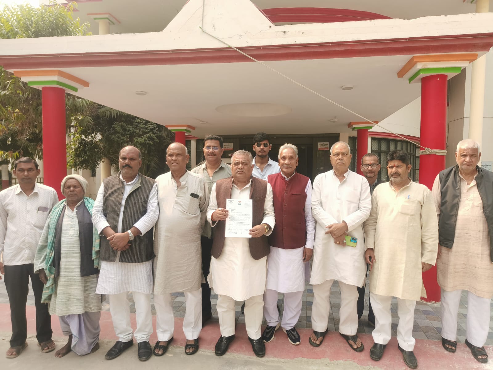 स्वामी अविमुक्तेश्वरानन्द प्रकरण पर गरमाई सियासत, कांग्रेस का जोरदार प्रदर्शन; जानिये पूरा अपडेट