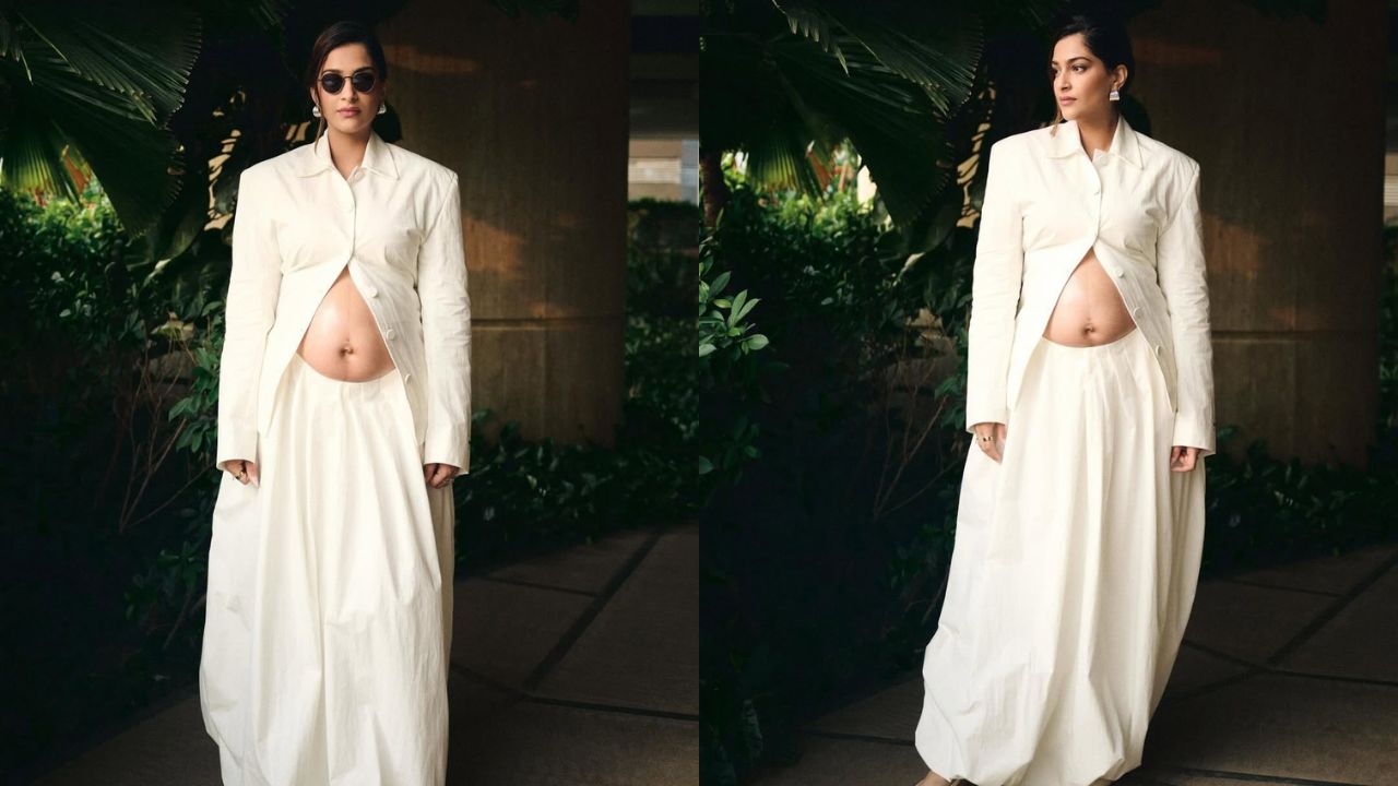 सोशल मीडिया पर फैंस सोनम के बेबी बंप को देखकर अनुमान लगाने लगे हैं कि शायद वह ट्विन्स की मां बनने वाली हैं। हालांकि, इस बारे में सोनम कपूर की ओर से कोई आधिकारिक प्रतिक्रिया नहीं आई है। फिलहाल ये सभी बातें फैंस की उत्सुकता और अनुमान तक ही सीमित हैं। (Img- Internet) सोशल मीडिया पर फैंस सोनम के बेबी बंप को देखकर अनुमान लगाने लगे हैं कि शायद वह ट्विन्स की मां बनने वाली हैं। हालांकि, इस बारे में सोनम कपूर की ओर से कोई आधिकारिक प्रतिक्रिया नहीं आई है। फिलहाल ये सभी बातें फैंस की उत्सुकता और अनुमान तक ही सीमित हैं। (Img- Internet)