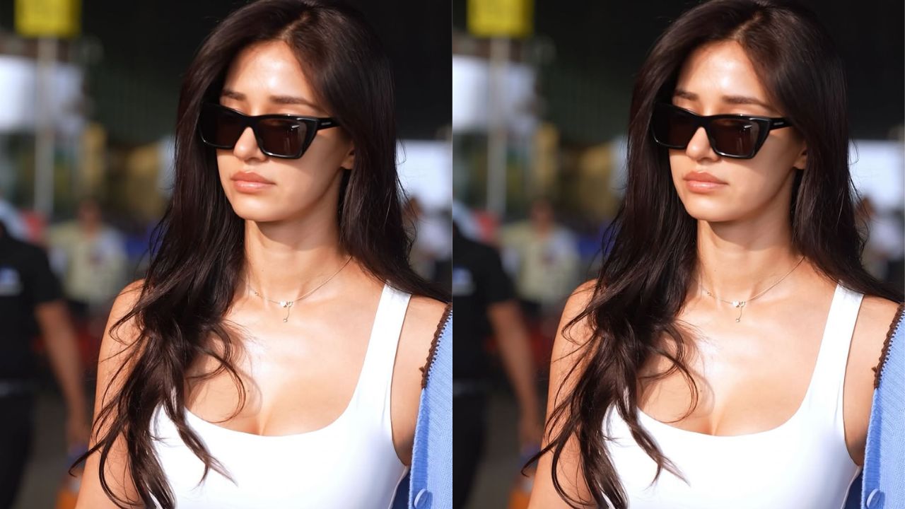 एक्सेसरीज में दिशा ने ज्यादा तामझाम नहीं किया। उन्होंने काले रंग के सनग्लासेस पहने थे, जो उनके पूरे लुक को एक कूल वाइब दे रहे थे। मेकअप की बात करें तो दिशा ने नैचुरल और नो-मेकअप लुक अपनाया, जिससे उनकी नेचुरल ब्यूटी और भी उभरकर सामने आई। (Img- Internet) एक्सेसरीज में दिशा ने ज्यादा तामझाम नहीं किया। उन्होंने काले रंग के सनग्लासेस पहने थे, जो उनके पूरे लुक को एक कूल वाइब दे रहे थे। मेकअप की बात करें तो दिशा ने नैचुरल और नो-मेकअप लुक अपनाया, जिससे उनकी नेचुरल ब्यूटी और भी उभरकर सामने आई। (Img- Internet)