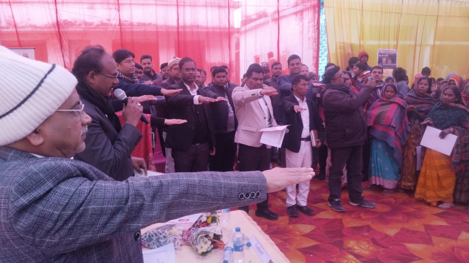 महराजगंज में ग्राम चौपाल का आयोजन, DM संतोष कुमार शर्मा ने सुनी ग्रामीणों की समस्याएं