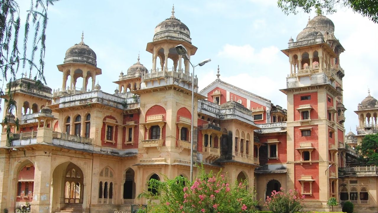 इलाहाबाद विश्वविद्यालय में निकली भर्ती, जानिए किन उम्मीदवारों को मिलेगा खास मौका