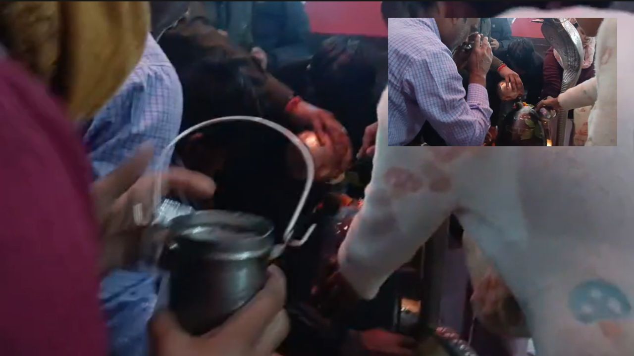 Mahashivratri 2026: बदायूं में गूंजे ‘हर हर महादेव’ के जयकारे, शिवालयों में उमड़ी श्रद्धालुओं की भीड़