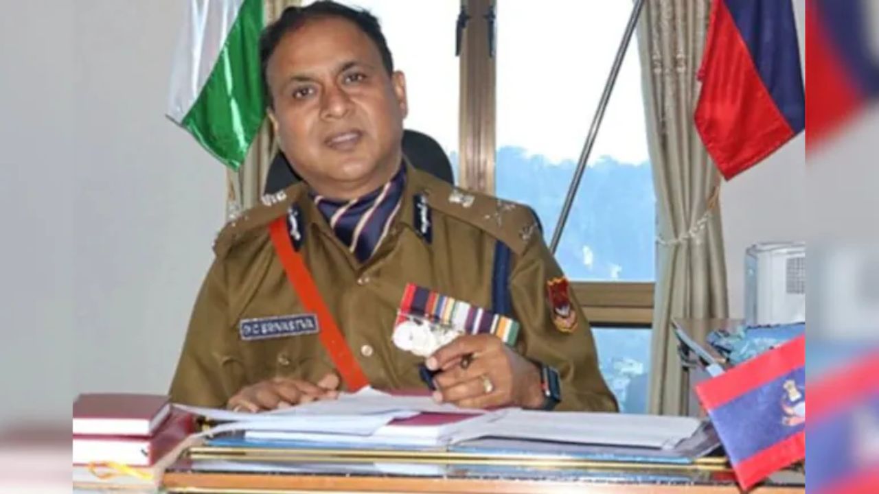Bureaucracy News: जानिए कौन हैं IPS देवेश चंद्र श्रीवास्तव जिन्हें मिली तिहाड़ जेल के DG की कमान  