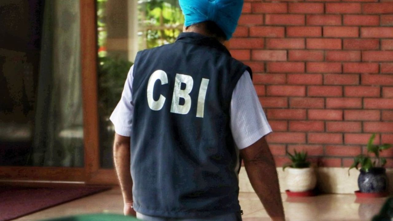 IOFS अफसर के ठिकानों पर CBI ने मारा छापा, जानिये क्या-क्या दस्तावेज किये जब्त….