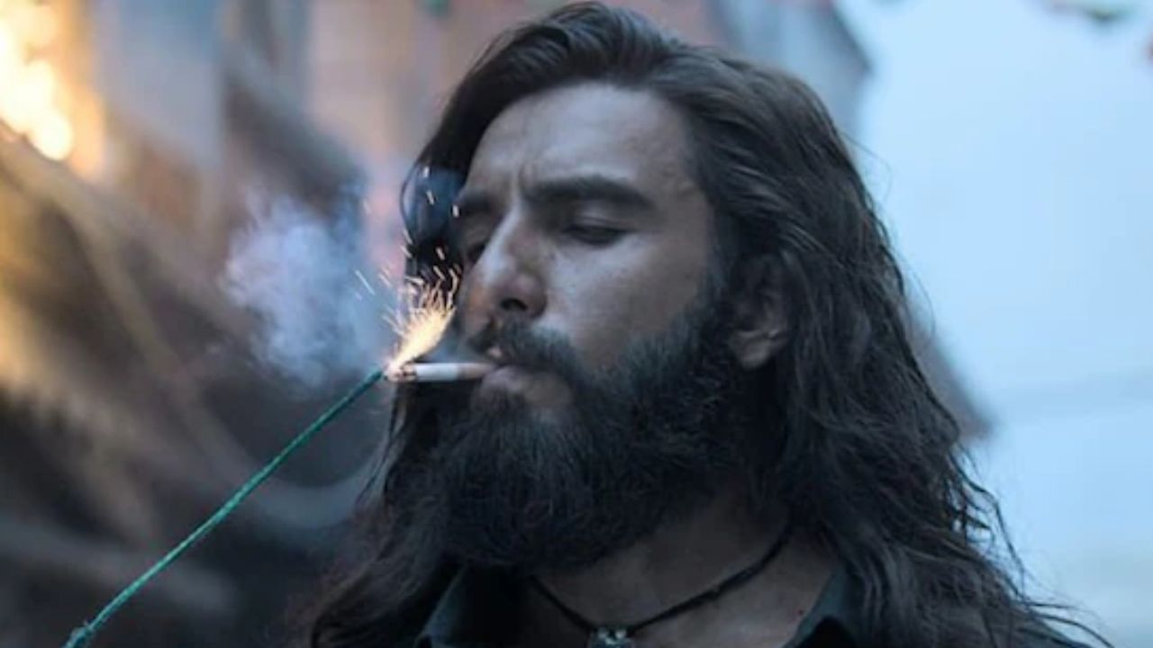 बॉलीवुड एक्टर रणवीर सिंह के ऊपर मंडराया खतरा, अलर्ट मोड़ में मुंबई पुलिस; जानिये क्या है पूरा अपडेट