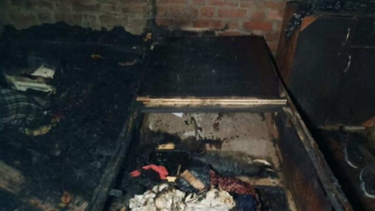 Fatehpur Fire Accident: ललौली थाना क्षेत्र में भीषण आग, गृहस्थी का सामान जलकर खाक