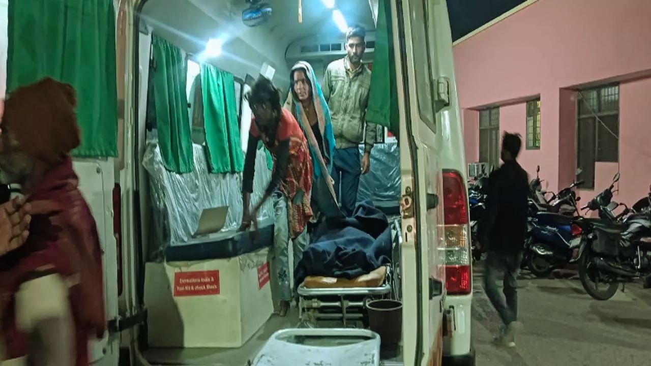 Ganga Expressway Car Accident: रायबरेली में तेज रफ्तार कार ने ढाया कहर, 4 युवतियों की मौत, कई घायल