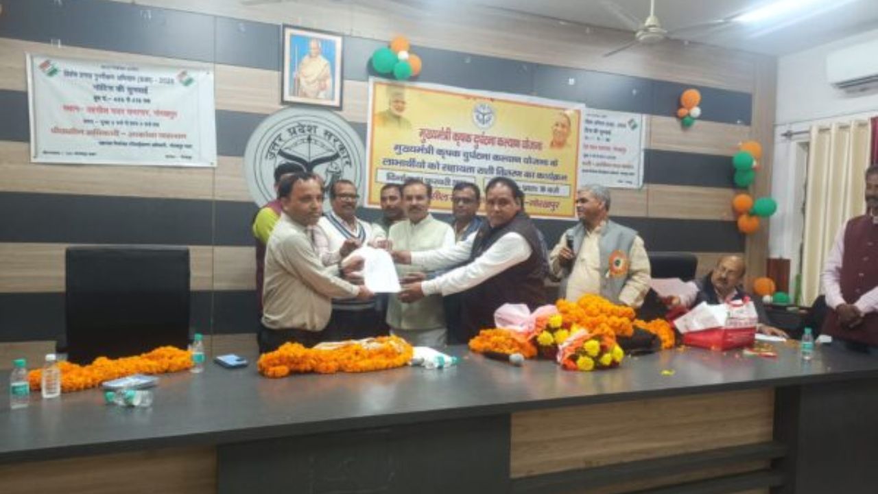 Gorakhpur: एसडीएम ने यूपी राजस्व निरीक्षक संघ के नवनिर्वाचित पदाधिकारियों से की ये अपील