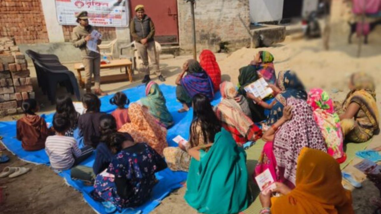 Women Empowerment: गोरखपुर में महिलाओं और बालिकाओं को किया जागरूक, दिया ये संदेश