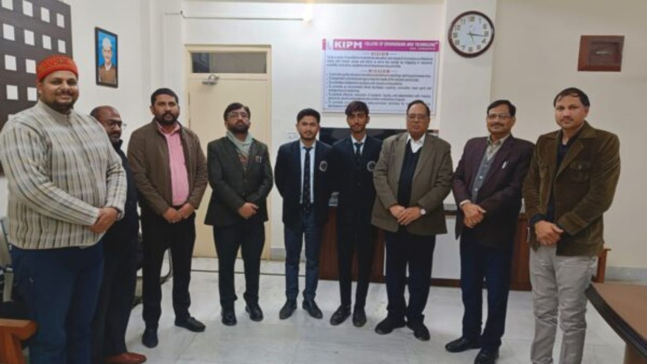 Gorakhpur: मेधावी छात्रों का शोध पत्र इसरो ने किया चयनित, इस संस्थान को मिली पहचान