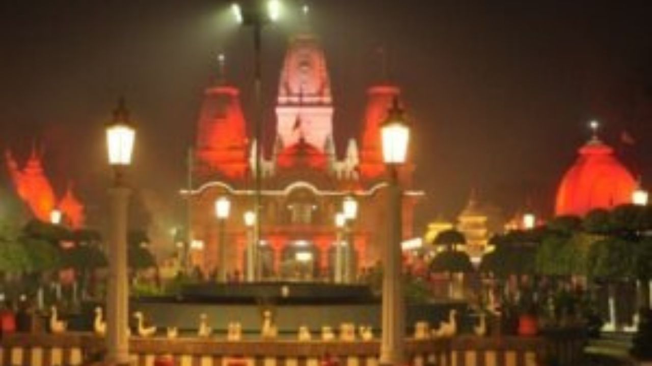 Gorakhpur News: मंदिर परिसर में चेकिंग के दौरान विवाद; युवक की हरकत से फैली अफवाहें, पढ़ें पूरी खबर