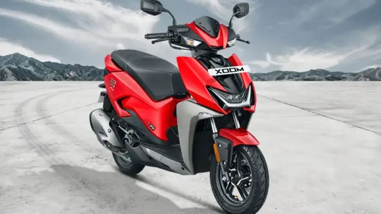 समिट के दौरान परिवहन मंत्रालय के अधिकारियों ने संकेत दिए कि सरकार दोपहिया सुरक्षा में AI तकनीक के उपयोग पर गंभीरता से काम कर रही है। डेटा आधारित मॉडल तैयार किए जा रहे हैं ताकि भविष्य में इन फीचर्स को व्यापक रूप से लागू किया जा सके। विशेषज्ञों का मानना है कि दोपहिया वाहनों में संरचनात्मक सुरक्षा सीमित होती है। ऐसे में स्मार्ट तकनीक ही दुर्घटनाओं को कम करने का प्रभावी उपाय बन सकती है। (Img Source: google) समिट के दौरान परिवहन मंत्रालय के अधिकारियों ने संकेत दिए कि सरकार दोपहिया सुरक्षा में AI तकनीक के उपयोग पर गंभीरता से काम कर रही है। डेटा आधारित मॉडल तैयार किए जा रहे हैं ताकि भविष्य में इन फीचर्स को व्यापक रूप से लागू किया जा सके। विशेषज्ञों का मानना है कि दोपहिया वाहनों में संरचनात्मक सुरक्षा सीमित होती है। ऐसे में स्मार्ट तकनीक ही दुर्घटनाओं को कम करने का प्रभावी उपाय बन सकती है। (Img Source: google)