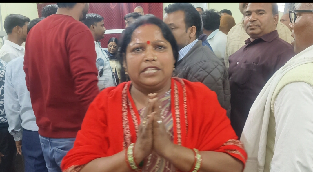 Gorakhpur News: खजनी तहसील में बैनामा को लेकर मचा बवाल, रजिस्ट्री परिसर में मची अफरा-तफरी