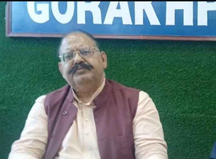 पंचायत चुनाव से पहले छवि खराब करने की कोशिश? गोरखपुर में गरमाया मामला, शिवदयाल गुप्ता पर साजिश के आरोप