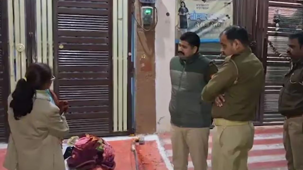 झांसी में बहू-सास आमने-सामने, आने वाली सौतन के खिलाफ खोला मोर्चा, जानें पूरा मामला