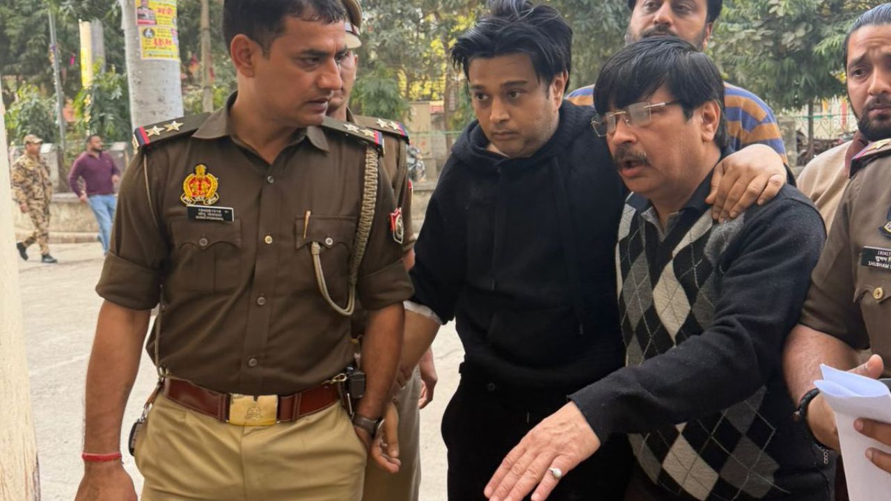 Kanpur Lamborghini Case: फरारी के बाद शिवम मिश्रा गिरफ्तार, कोर्ट में पेशी के साथ जमानत की अर्जी