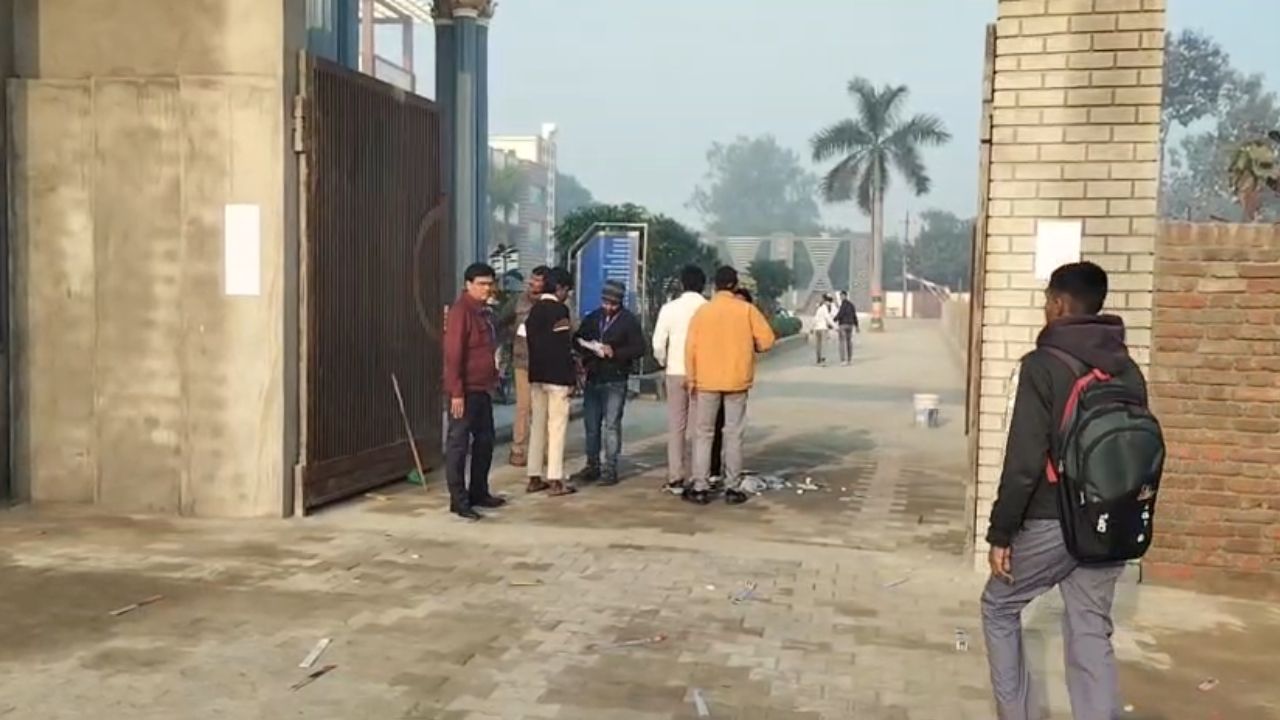 Watch Video: यूपी बोर्ड परीक्षा का आगाज, उत्साह के साथ शुरू हुई पहली पाली
