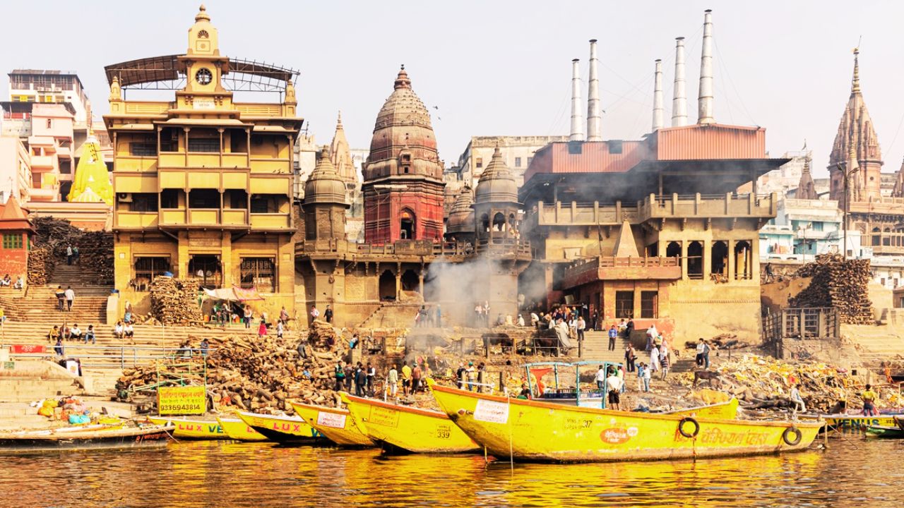 काशी का मणिकर्णिका घाट… जहां मनोकामना नहीं, शांति की होती है तलाश; जानिये यहां कि मोक्ष परंपरा