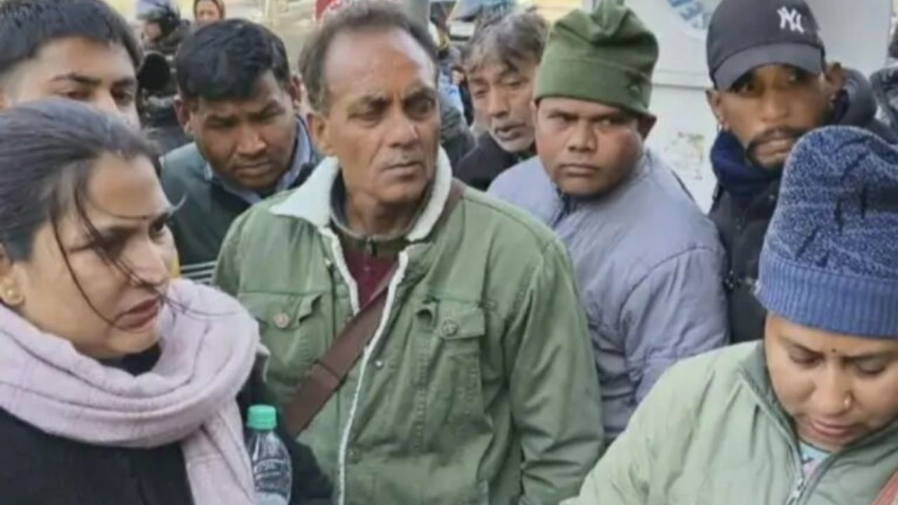 घूमने गई महिला ने पति को देखा ऐसी हालत में, फिर मच गया हंगामा…