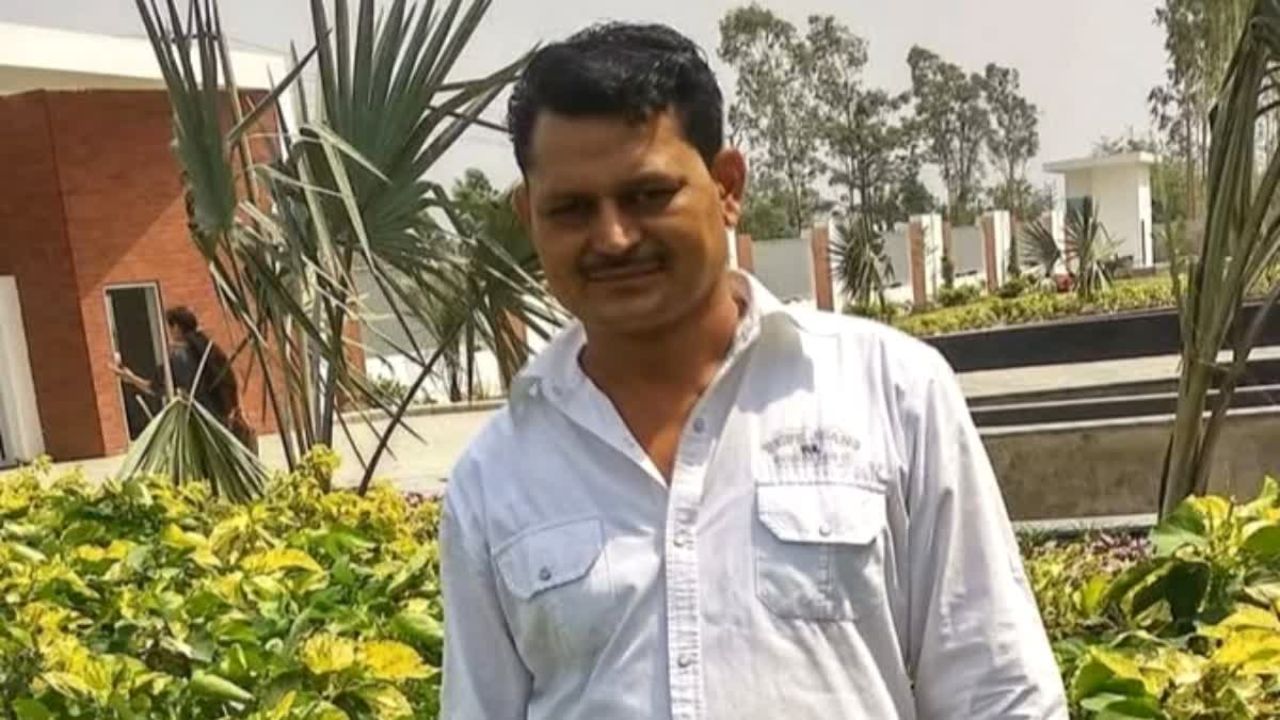 जहां होना था सीएम का कार्यक्रम, वहां कार में मिला युवक का शव, मचा हड़कंप