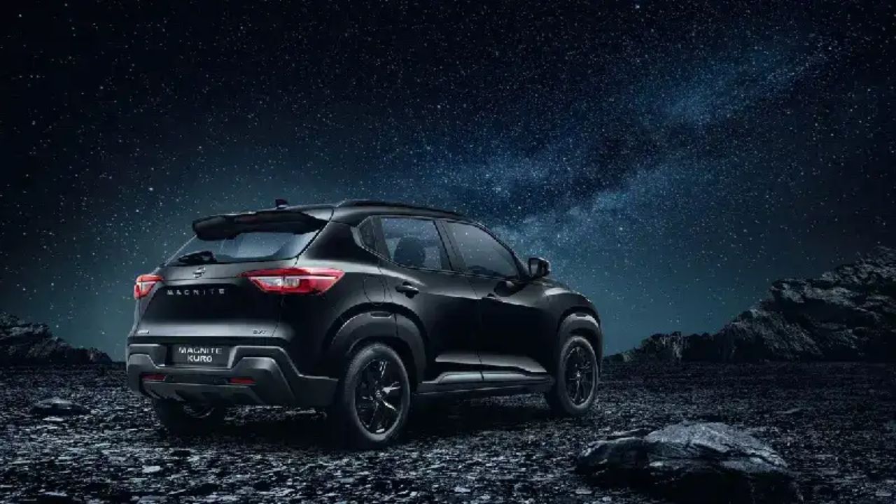 भारतीय बाजार में अपनी मौजूदगी मजबूत करने के लिए Nissan ने नई Nissan Gravite MPV लॉन्च की है। यह एक कॉम्पैक्ट 7-सीटर गाड़ी है, जिसे खास तौर पर फैमिली यूज को ध्यान में रखकर तैयार किया गया है। कंपनी ने इसकी शुरुआती कीमत 5.65 लाख रुपये (एक्स-शोरूम) रखी है, जिससे यह देश की किफायती 7-सीटर कारों में शामिल हो गई है। कम कीमत में ज्यादा स्पेस और फीचर्स देने का दावा इसे एंट्री-लेवल MPV सेगमेंट में मजबूत दावेदार बनाता है। (Img Source: google)