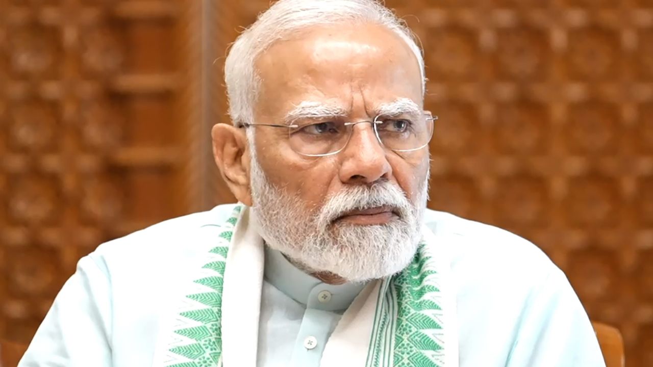 बजट बहस, यूजीसी कानून और ट्रेड डील के बीच पीएम मोदी का ‘हंसते रहो’ संदेश, एक्स पर यूजर्स ने लिए मजे