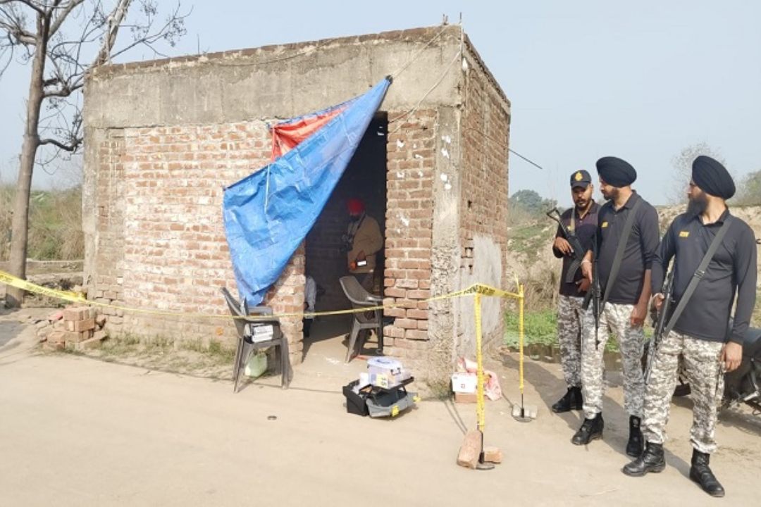 सीमा पर पुलिसकर्मियों की हत्या, आखिर किसने मारे ये सिपाही ? सवालों के घेरे में पंजाब सरकार