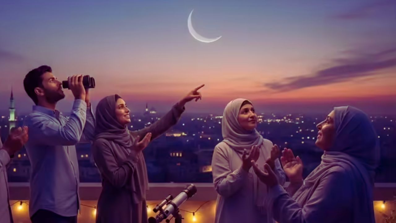 रमजान का चांद इस्लाम में बेहद खास माना जाता है, क्योंकि इससे इबादत, रोजा और रहमत के महीने की शुरुआत होती है। शाबान के आखिरी दिनों में लोग बेसब्री से चांद का इंतजार करते हैं। चांद दिखते ही मस्जिदों और घरों में इबादत का माहौल बन जाता है और खुशी की लहर दौड़ जाती है।(फोटो सोर्स- इंटरनेट)