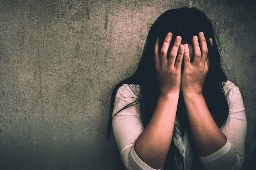 मेले से लौट रही महिला के साथ हथियारों के बल पर सामूहिक दुष्कर्म, आरोपियों की तलाश जारी