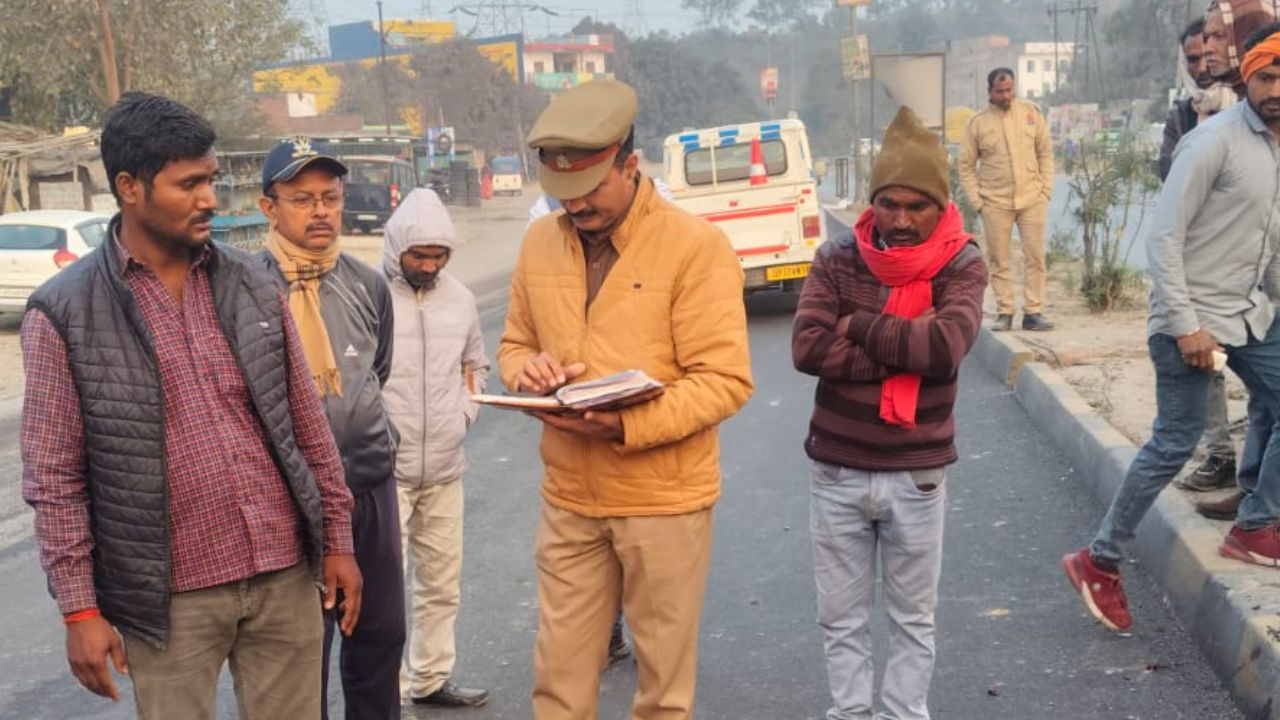 सोनभद्र में ड्यूटी पर तैनात हेड कांस्टेबल की सड़क हादसे में दर्दनाक मौत, विभाग में मचा हड़कंप
