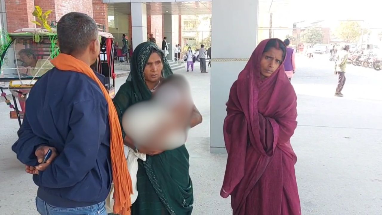 Gas Cylinder Fire: सोनभद्र में रसोई गैस सिलेंडर अचानक फटा, चार लोग झुलसे, तीन की हालत गंभीर; जानिए कैसै हुआ हादसा?