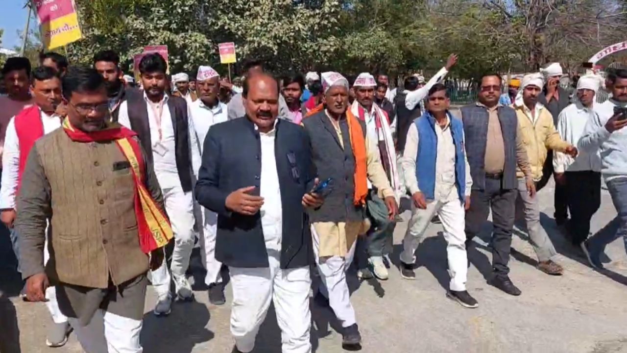 लापरवाही या साजिश? सोनभद्र में सीओ की गाड़ी से महिला की मौत, न्याय के लिए सड़क पर उतरा जनसैलाब