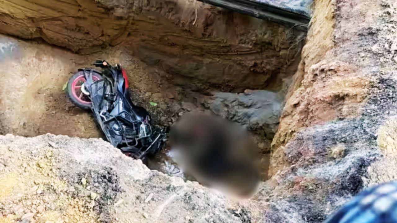 Delhi Bike Accident News: नोएडा के बाद दिल्ली में भी गड्ढे में मौत, सिस्टम की लापरवाही फिर आई सामने