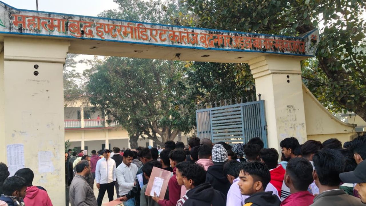 यूपी बोर्ड हाईस्कूल-इंटर परीक्षा शुरू: हिंदी पेपर से यूपी बोर्ड का आगाज, नकल पर कड़ी नजर