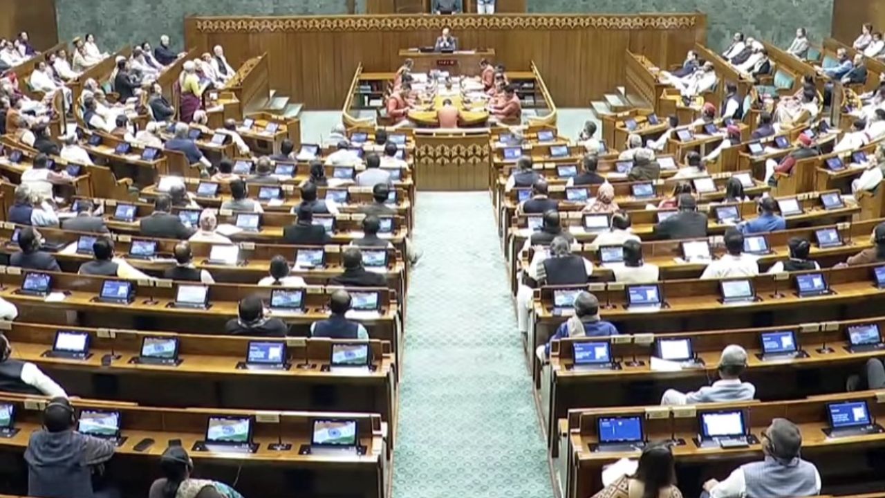 बजट में बड़ी घोषणा: 1 अप्रैल 2026 से नया आईटी एक्ट होगा लागू, आयकर भरना होगा और आसान