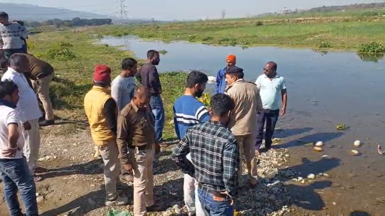Dehradun Crime: आसन नदी किनारे मिला ये क्या? विकासनगर में मची सनसनी