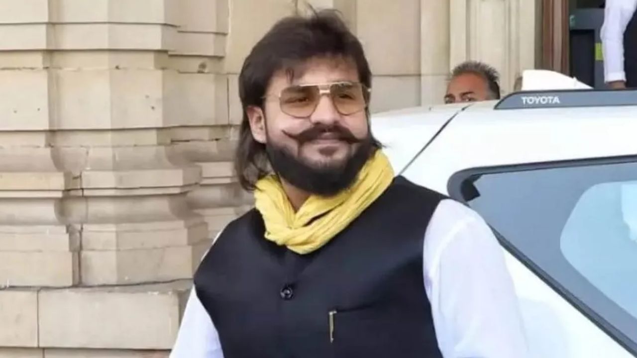 यूपी विधानसभा में अब्बास अंसारी हुए भावुक, बोले- “चार साल में पहली बार मौका मिला, मुझे बोलने दीजिए, पता कि आगे कभी…