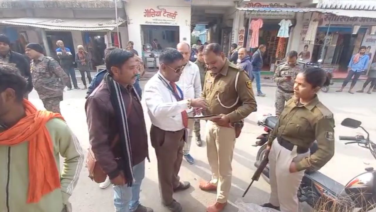 डुप्लीकेट टाटा नमक की कालाबाजारी का भंडाफोड़, 10 दुकानों पर छापेमारी से बाजार में मचा हड़कंप