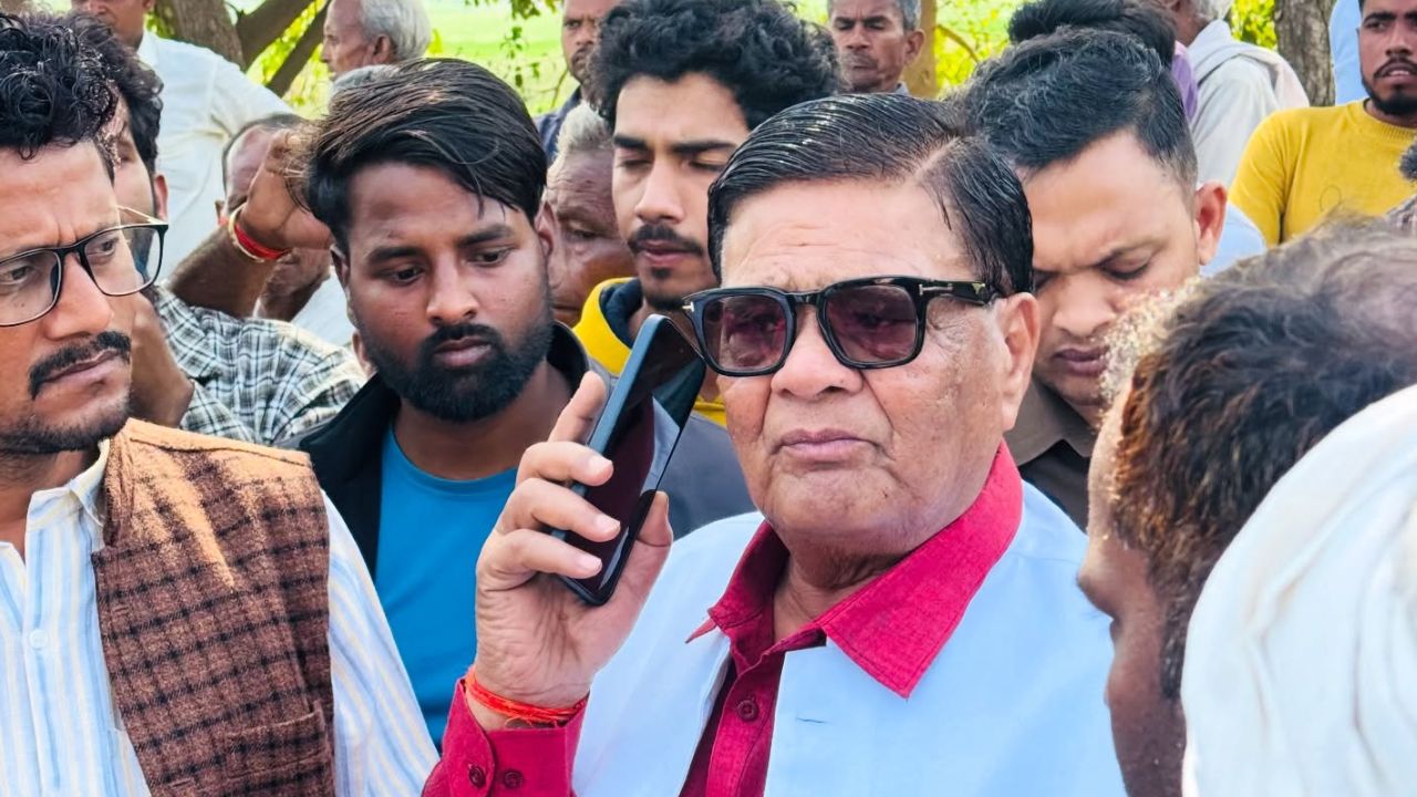 कन्नौज में युवक की मौत पर छिड़ी राजनीति जंग, विधायक ने पुलिस अफसर से कहा- “मैं तुम्हें नहीं रहने दूंगा, अटैची पैक कर लो”