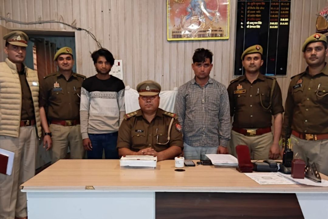 एटा पुलिस का एक्शन मोड: लूट करने वाले दो गिरफ्तार, लूट से फैली थी दहशत