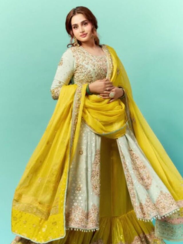 आयशा खान के स्टाइलिश सूट लुक्स, जिनसे ले सकती हैं इंस्पिरेशन